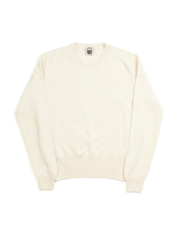 Front view of the NR NAPOLI CIRO Meringa off-white Cashwool crewneck with half English rib knitting, long sleeves and a wide ribbed hem.