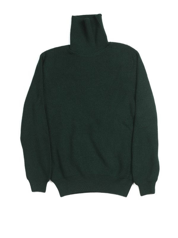 Front view of the NR NAPOLI JEAN green rollneck sweater with English rib knitting, long sleeves and ribbed cuffs and hem.
