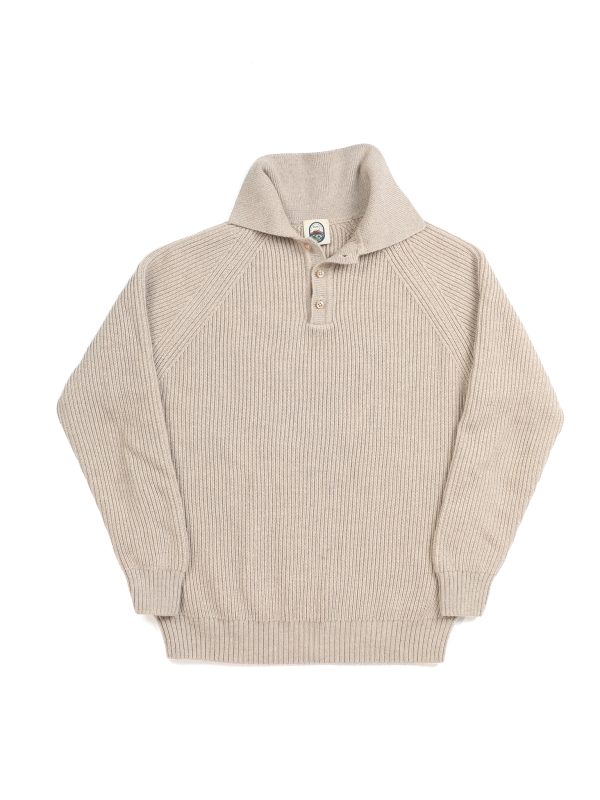 Front view of the NR NAPOLI KENT greige mélange Cashwool polo with English rib knitting, long raglan sleeves, a ribbed collar, cuffs and hem.
