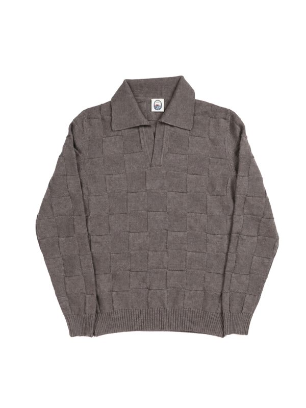 NR NAPOLI CHIAIA brown Cashwool polo with a textured square pattern, long sleeves and an open collar, front view on a white background.